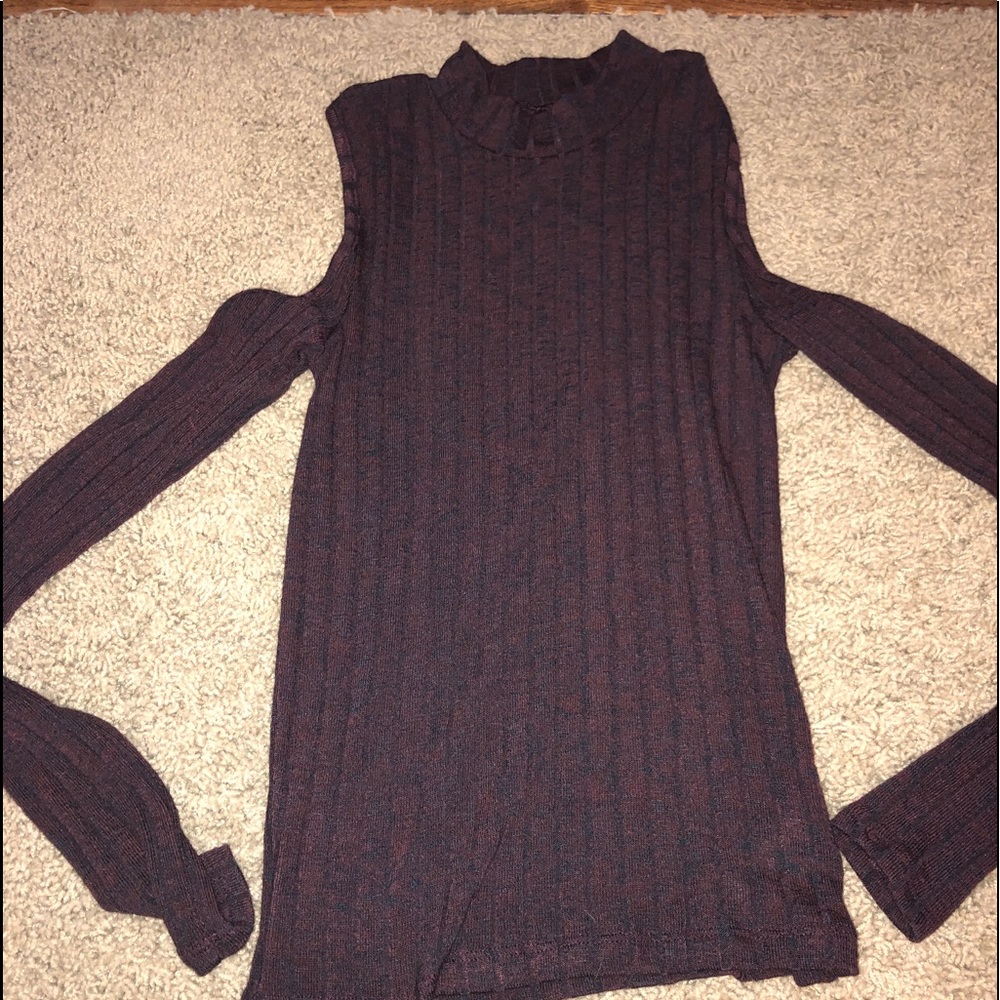 Cold shoulder tank top